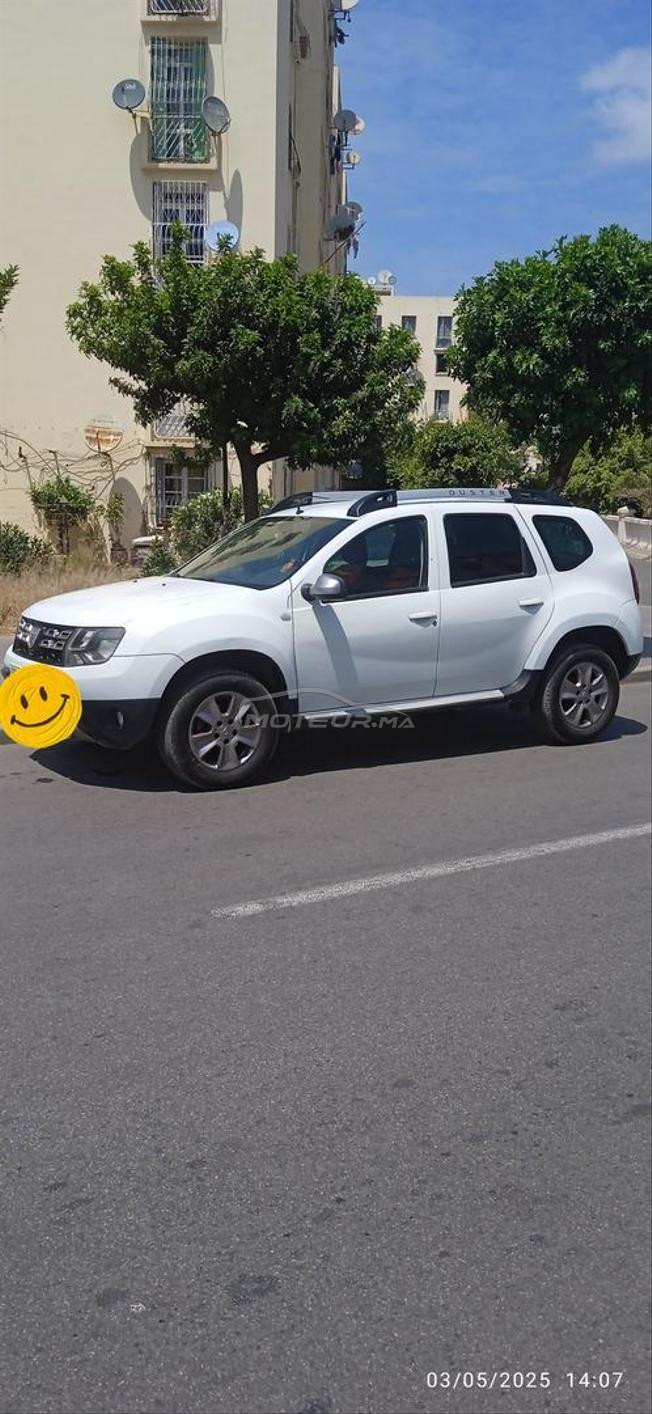 voiture en très bon état marque duster 6 chv 