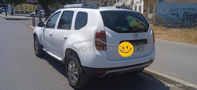 voiture en très bon état marque duster 6 chv 