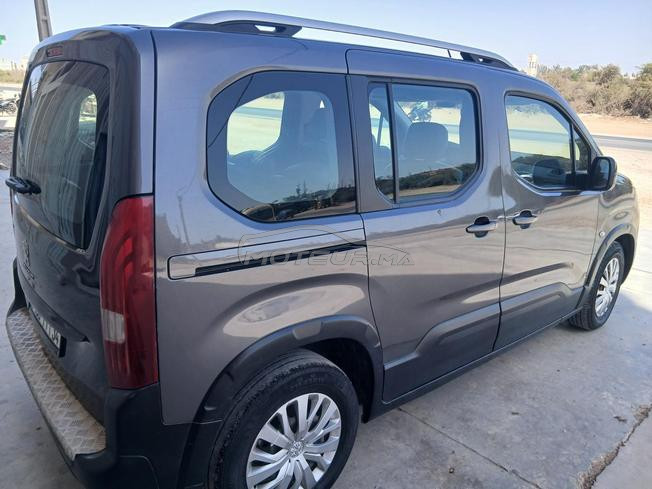 Peugeot rentre à vendre