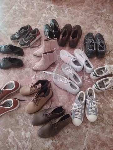 Chaussures variées pour femmes et hommes. Neuves et d'occasion en bon état