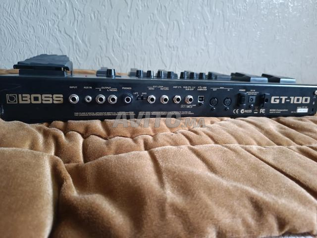 Multi-effet Guitare Boss gt100 comme neuf - 2