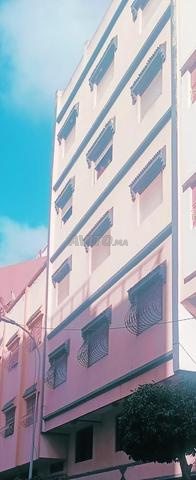 دار حرة للبيع بالبرانص مع محلات تجارية