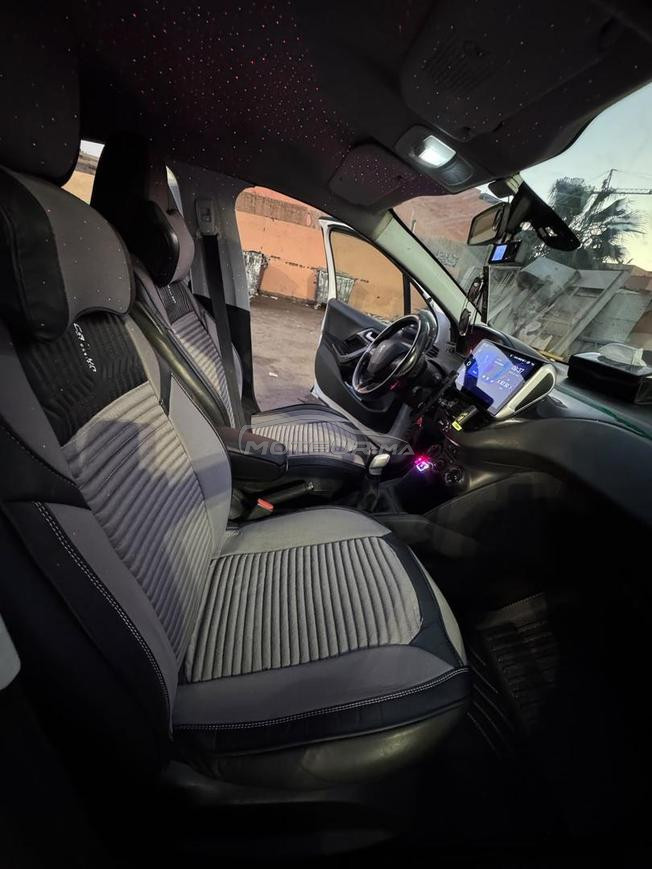 Peugeot 208 2014 – Très propre – Bon état
