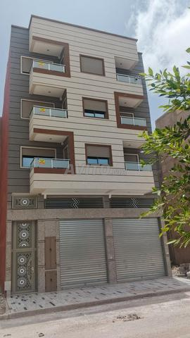 Appartements à vendre, excellent emplacement, sur la rue, 100m - 2