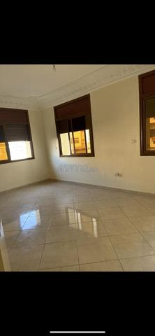 Appartement 2 façades balcon à Rabat