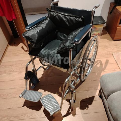 Chaise roulante presque neuve