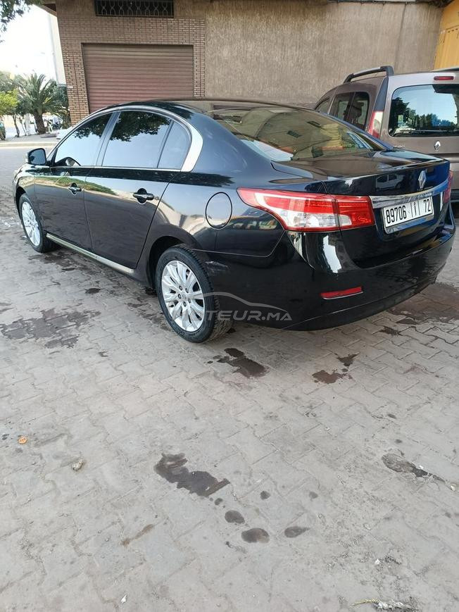 Renault latitude modèle 2015 