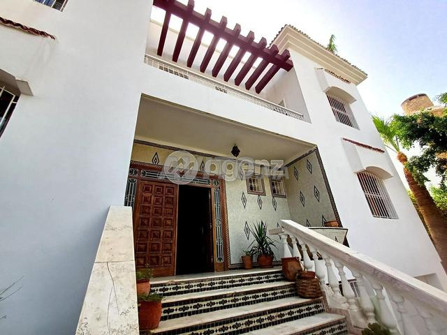 FES-SA-1001 - فيلا للبيع في طريق إيموزار