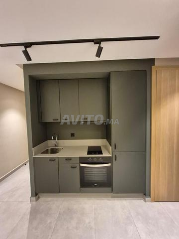 Studio vide à louer 50 m² à Oasis - 2