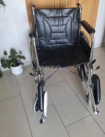 Fauteuil Roulant Pliant - État Neuf - 2