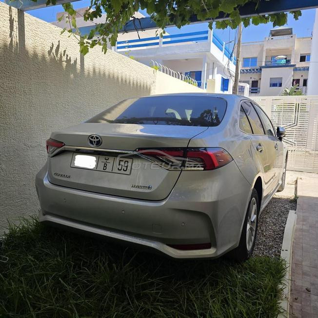 Corolla prestige Distinctive 1.8 122 ch