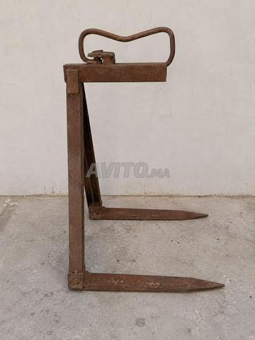 شوكة باليت / رافعة باليت للموقع