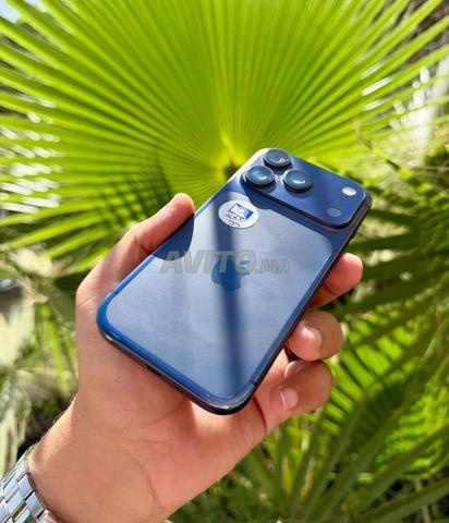 iPhone 17 Pro - Grade B - 2