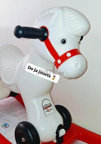 Le Cheval à Bascule et à Chevaucher Interactif - 2