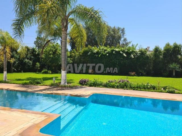 Villa Moderne de Luxe avec Piscine Privée et Jardin - 2