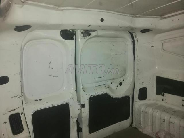 مرحباً، لمن يرغب بها، فهي متاحة.