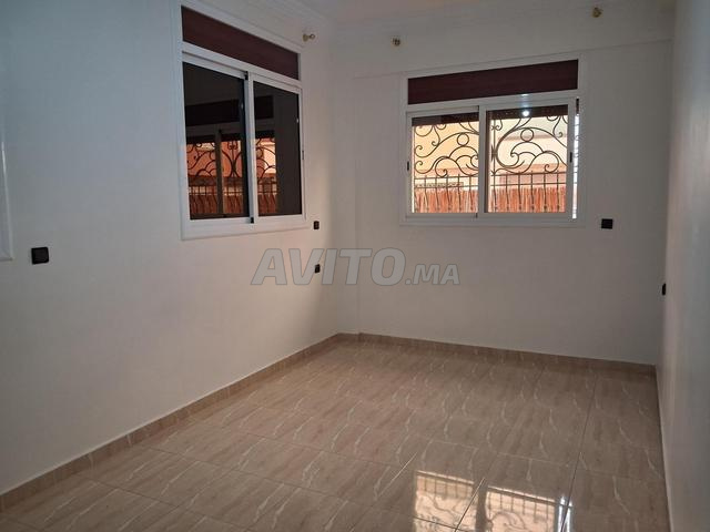 Appartement double façade aéré 100 m² à Drarga - 2