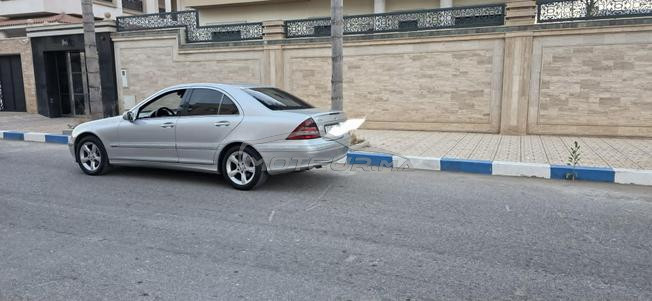Mercedes-Benz 220 Diesel Automatique 2004 à Nador