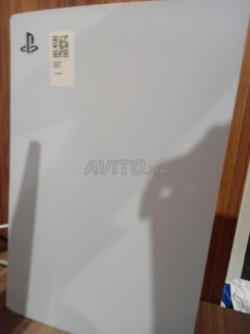 PS5 standard et moniteur qui date de 6 mois - 2