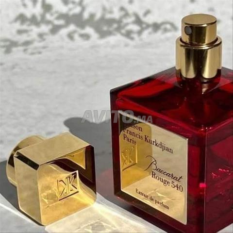 عطر بكرات روج 540 الفاخر للرجال والنساء - 2