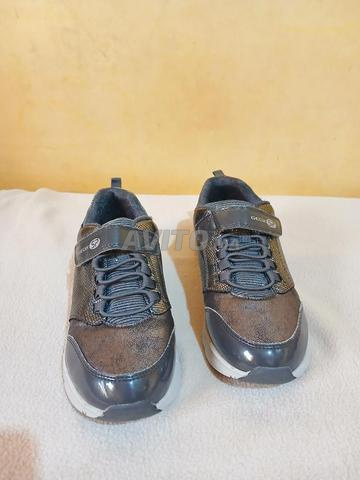 حذاء رياضي للبنات Geox مقاس 35 - 2