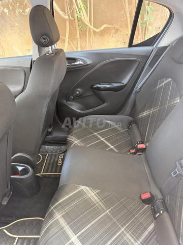 Opel Corsa très bon état 87000 dh
