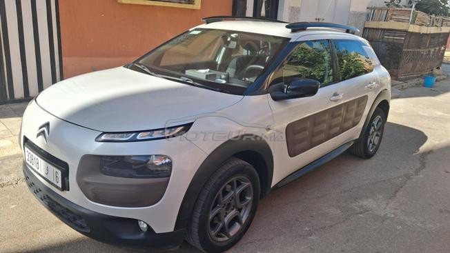 سيارة سيتروين C4 cactus 