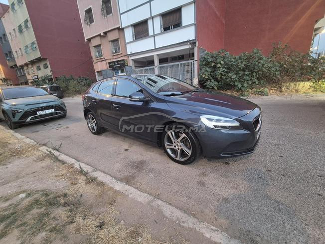 volvo v40 