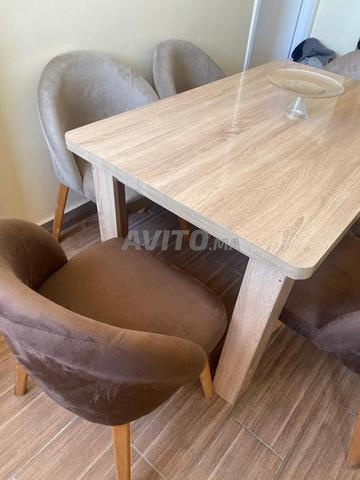 Table à manger avec 6 chaises - DÉMÉNAGEMENT URGENT - 2