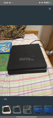 PS4 neuve parfaite - 2