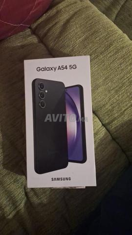 Samsung Galaxy A54 8GB 128GB très propre avec carton