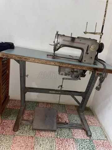 آلة خياطة بحالة جيدة