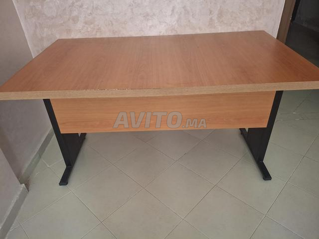 Bureau en bois et métal en bon état - 2