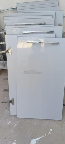 12 باب خزانة مطبخ MDF 40/70 و 3 رفوف