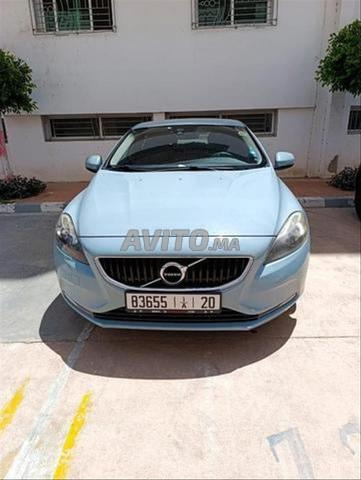 Volvo V40 Diesel Automatique 2017 à Tanger - 2