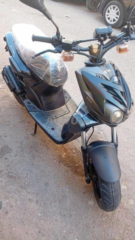 Scooter MBK encore neuf - 2