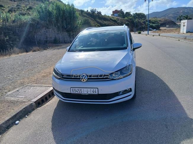 volkswagen touran 2016 D 2021