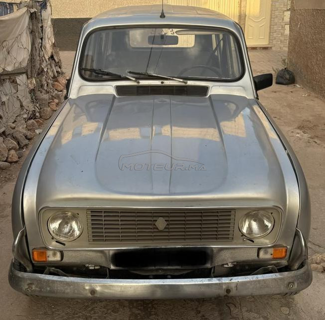 Renault R4 Essence Manuelle 1980 à Agadir