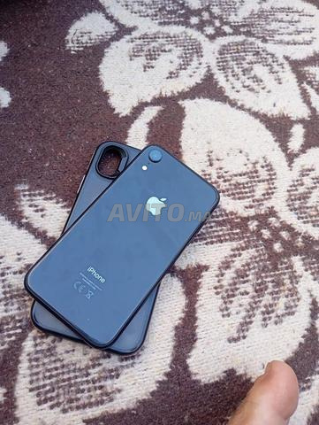 iPhone XR أسود نظيف - 2