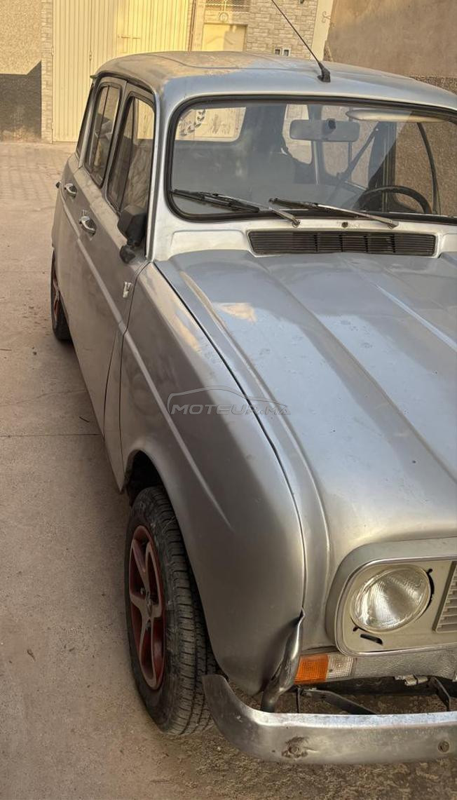 Renault R4 Essence Manuelle 1980 à Agadir