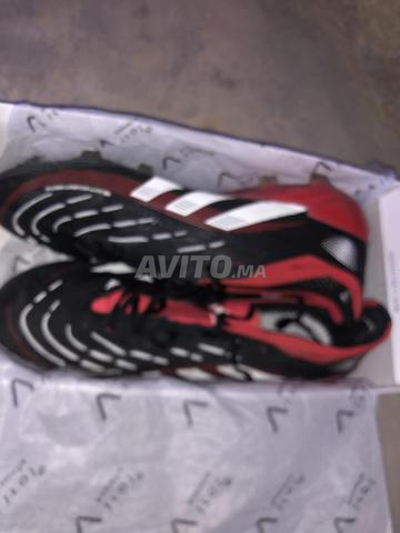 حذاء رياضي Adidas Predator Edg مقاس 42 - 2