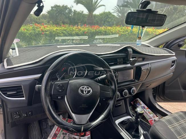 toyota corolla a ventre 