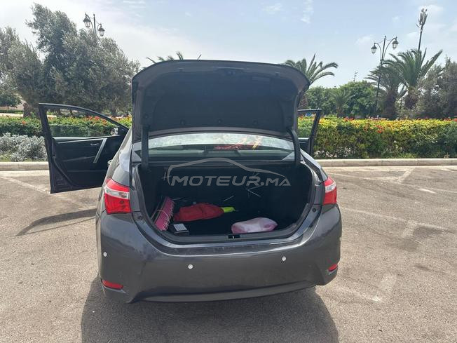 toyota corolla a ventre 