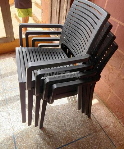 39 chaises pour cafés à vendre – 10 000 DH, négociable. - 2