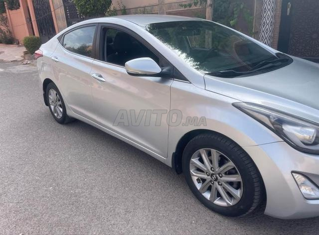 Hyundai Elantra - 2
