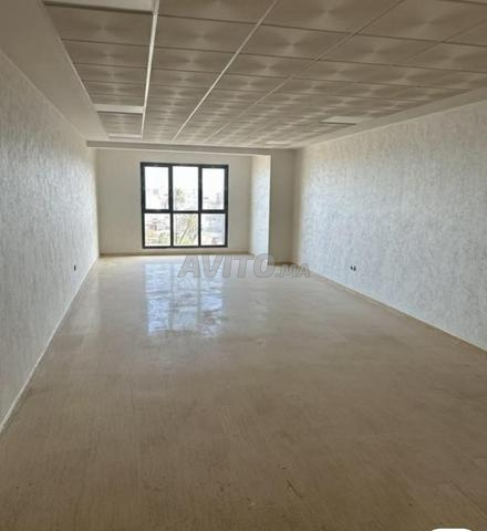 Bureau à louer – ALMAZ