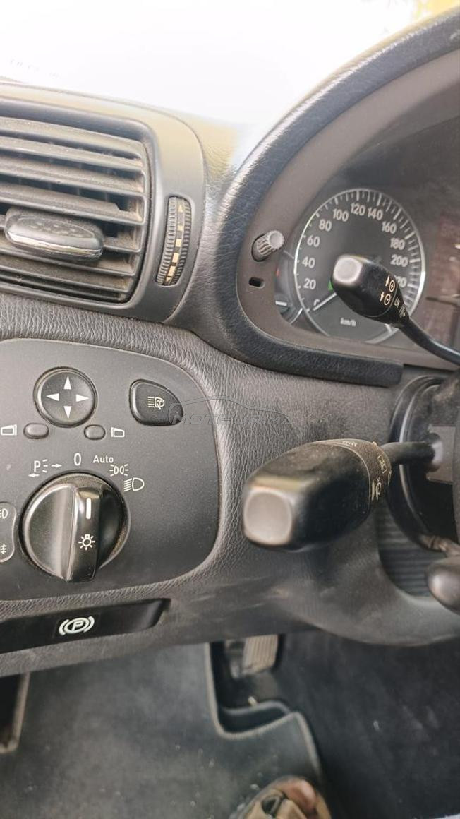 Mercedes-Benz 220 Diesel Automatique 2005 à Tanger