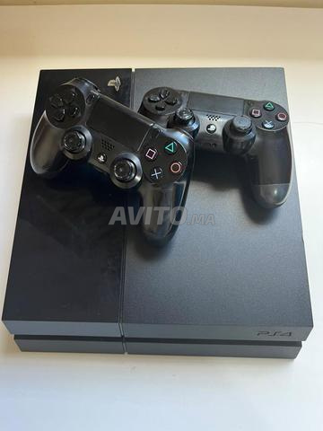PS4 originale 2 manettes originale 5 CD