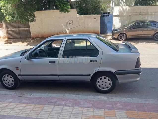 Renault 19 Modèle 1997 Vitres électriques volant assisté - 2