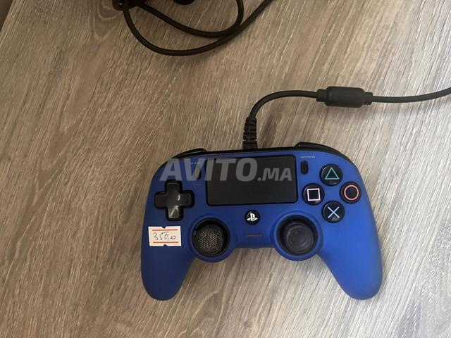 PS4 avec compte FC 24 et Fortnite 2 manettes - 2